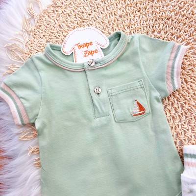 Conj. Body Barquinho Bordado com Bolsinho e Bermuda - Verde e Off White